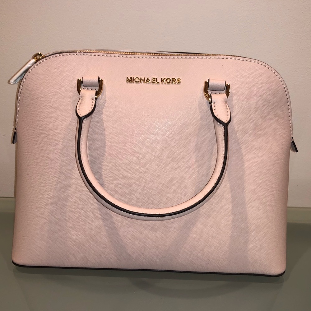 💕💕NWT💕💕 MICHAEL KORS LARGE DOME SATCHEL